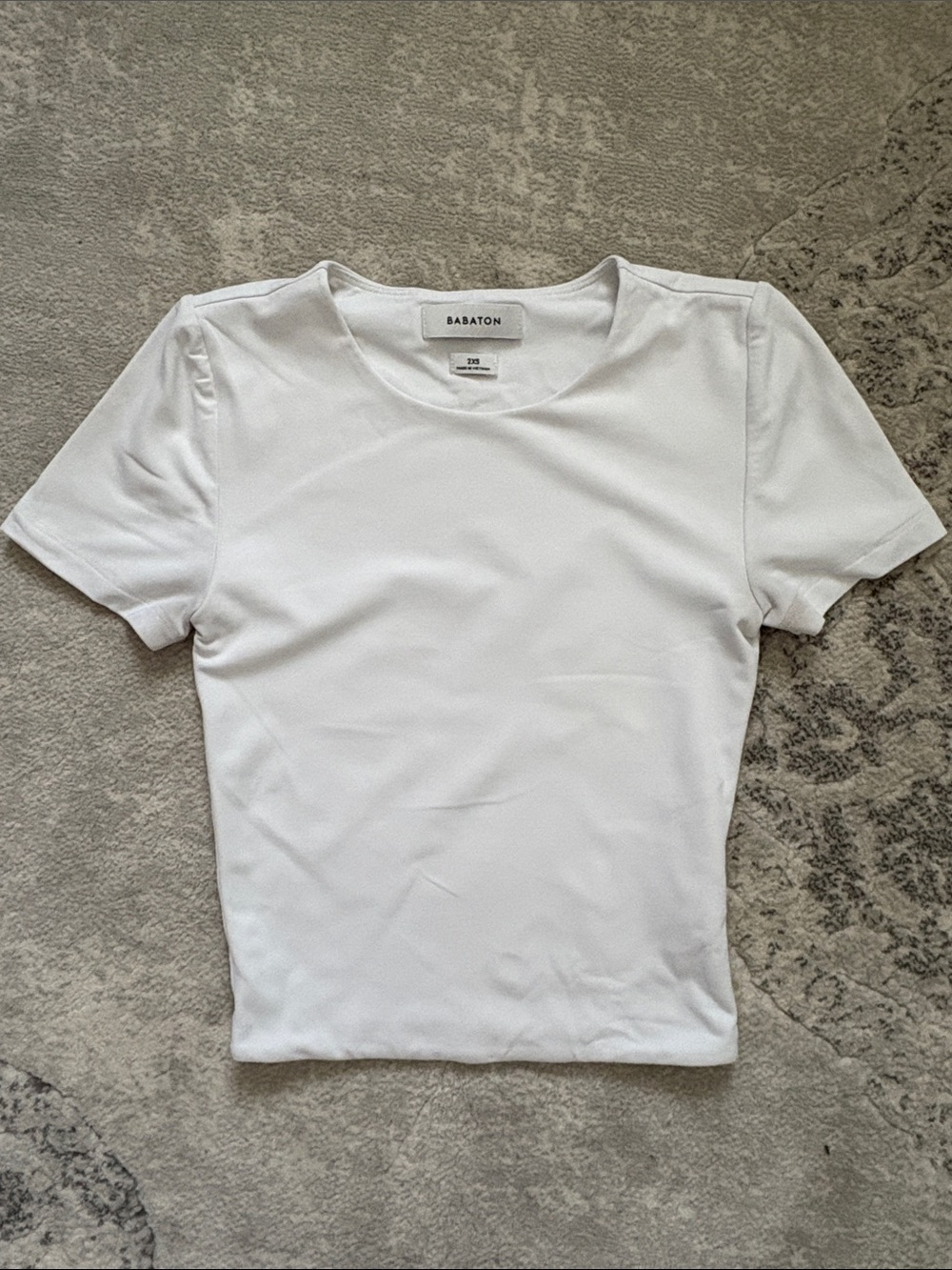 Aritzia Babaton White Short Sleeve Crop Top